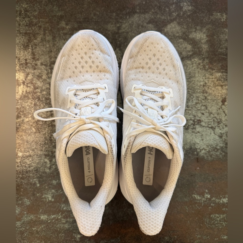 Hoka Clifton 9 size 8.5 white